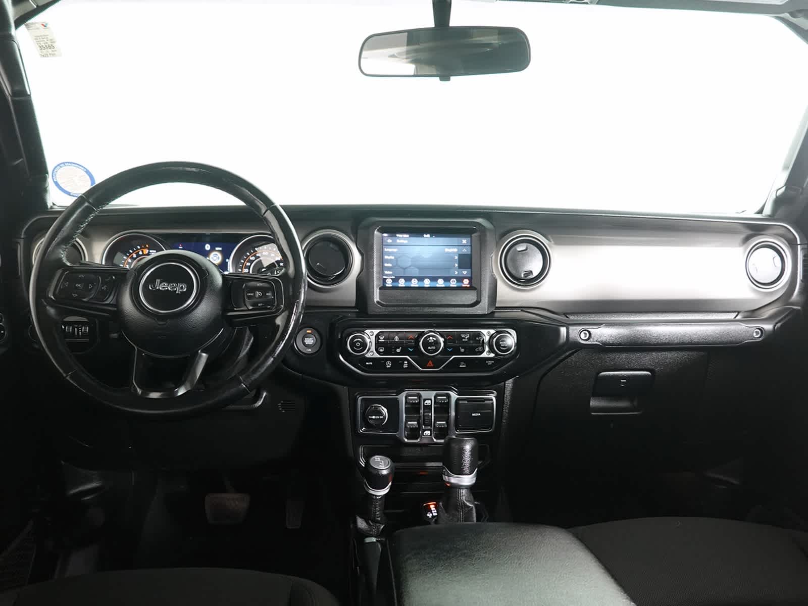 2021 Jeep Gladiator Willys photo 3