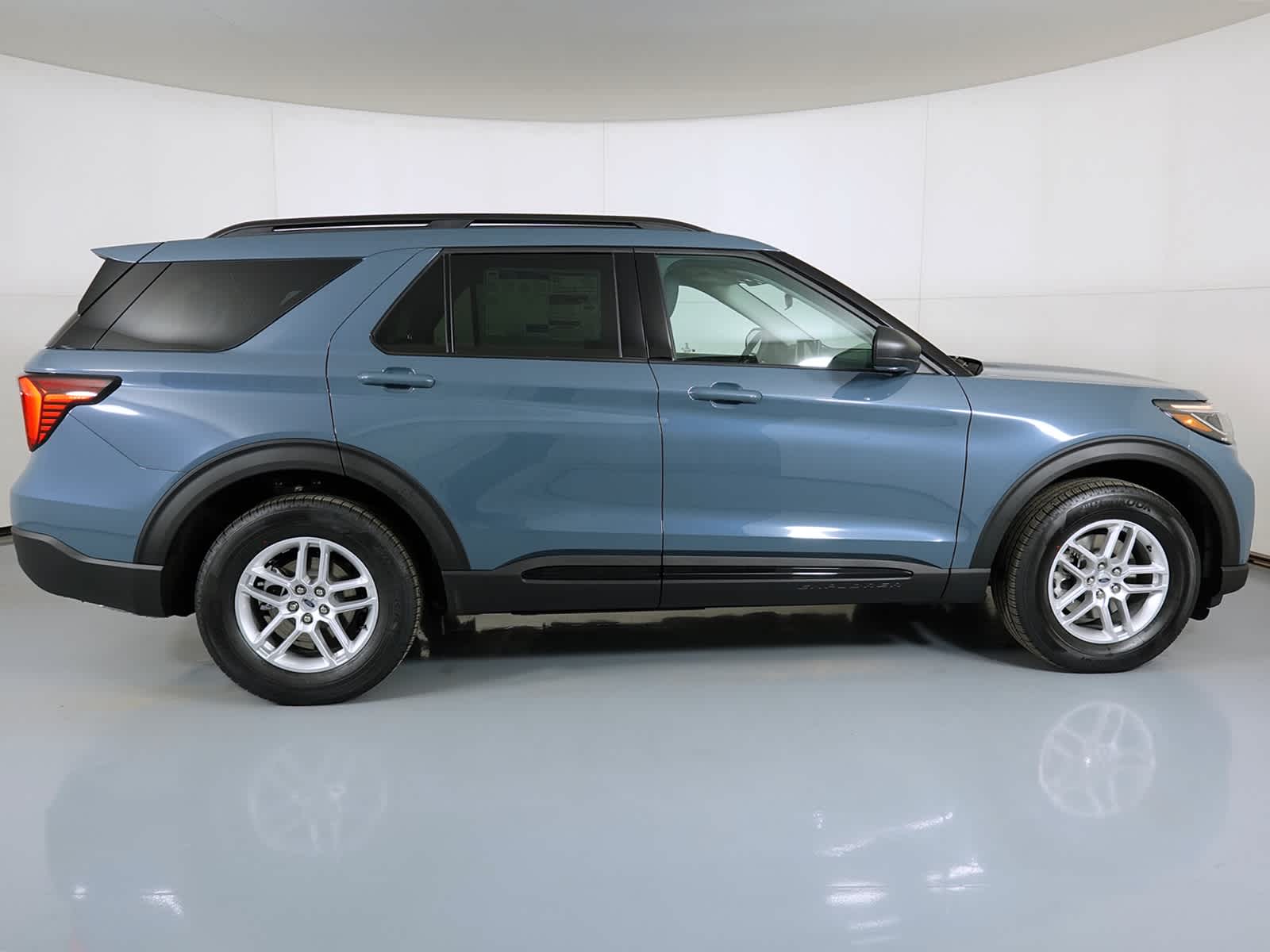 2026 Ford Explorer Active w/100A Pkg