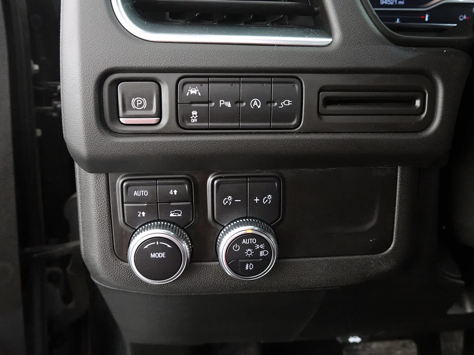 2022 GMC Yukon XL SLE